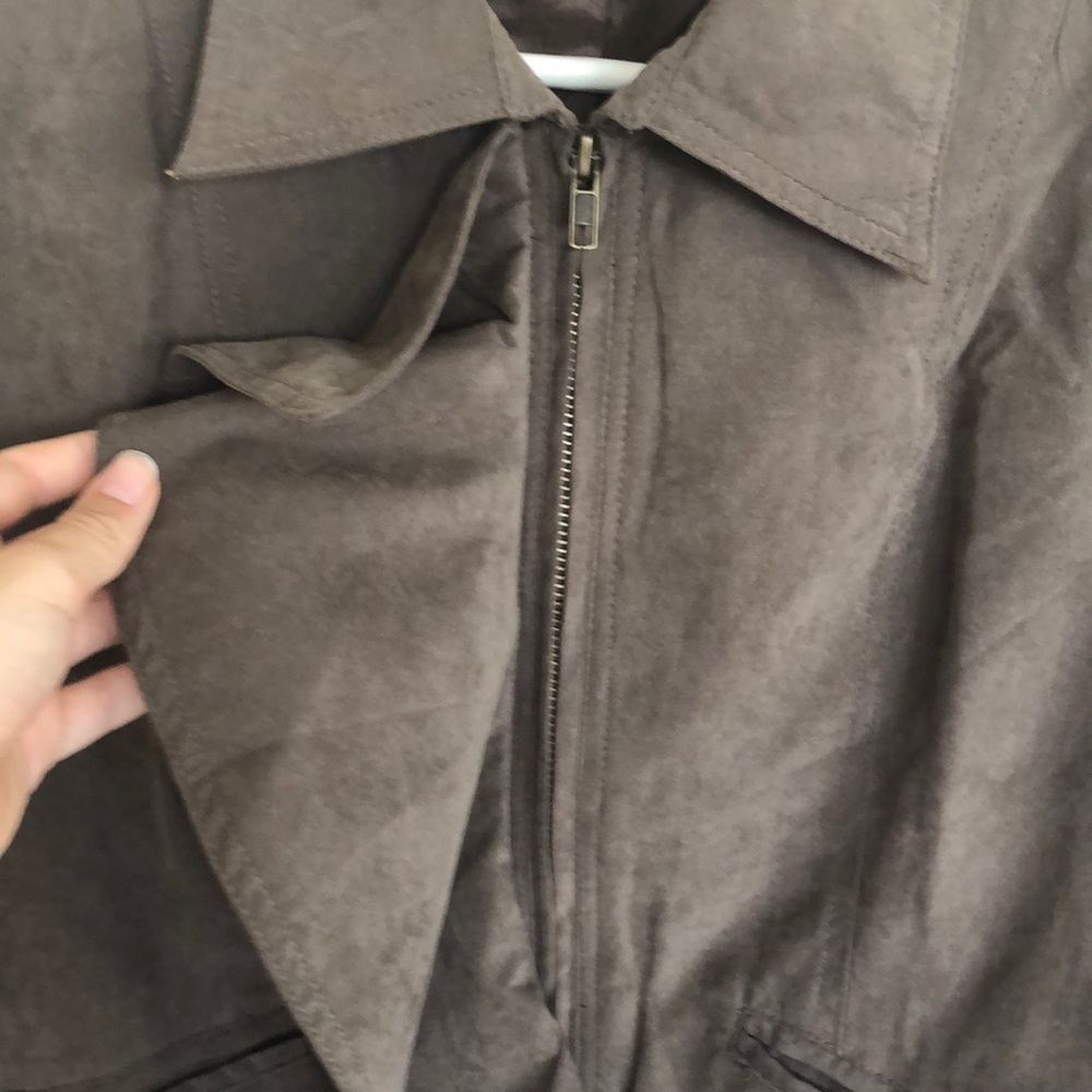 Ya | Ruffled Cropped Gray Jacket - Picture 5 of 5